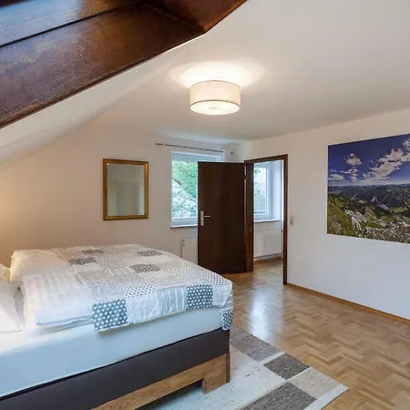 Top 98 Qm Ferienwohnung Im Allgaeu, Balkon Und Parkplatz Isny im Allgau Exterior photo