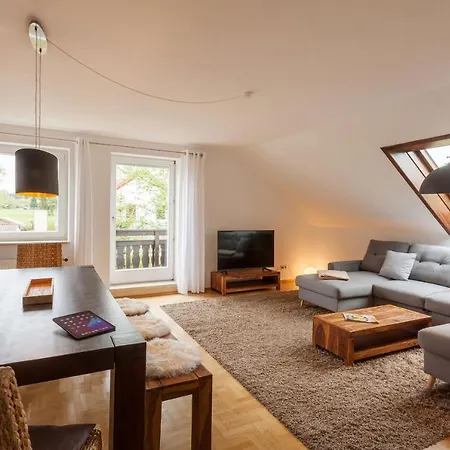 Top 98 Qm Ferienwohnung Im Allgaeu, Balkon Und Parkplatz Isny im Allgau Exterior photo
