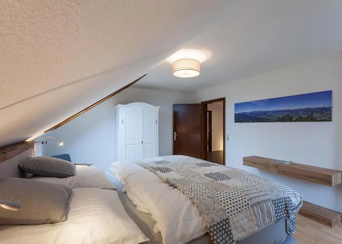 Top 98 Qm Ferienwohnung Im Allgaeu, Balkon Und Parkplatz