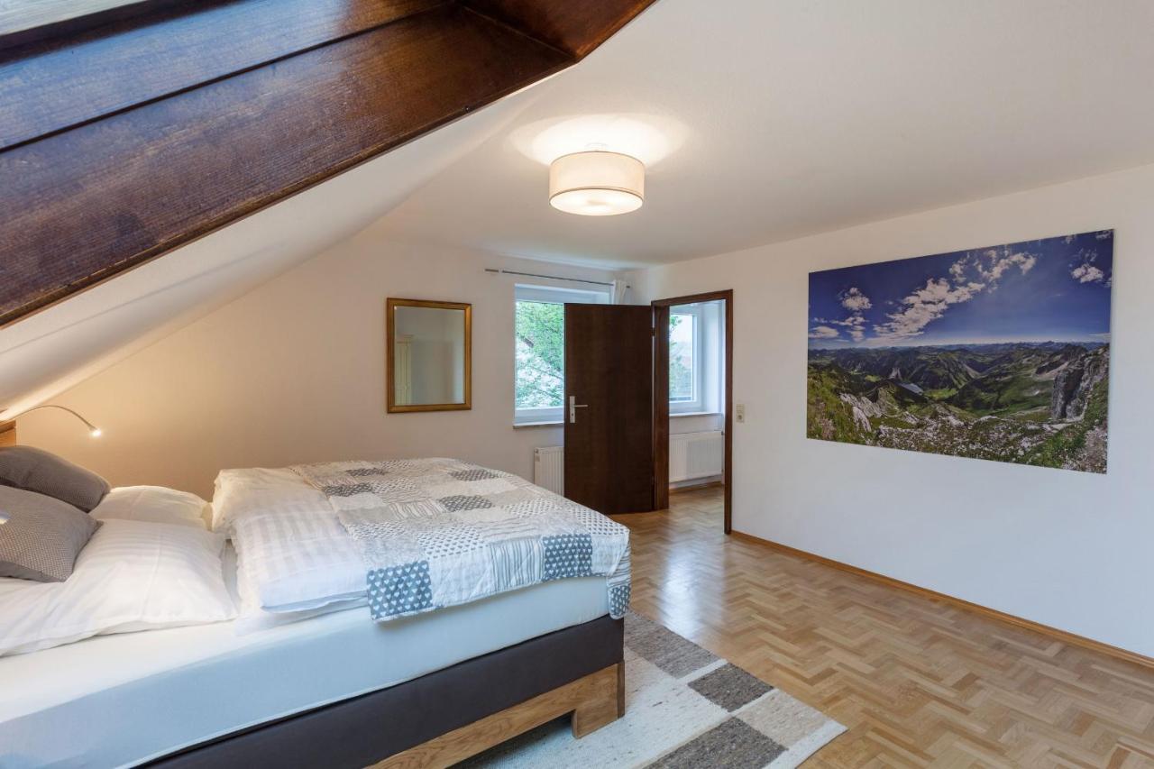 Apartment 98 Qm Im Allgaeu, Balkon Und Parkplatz